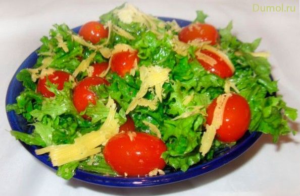 Легкий салат по-французски с помидорами черри