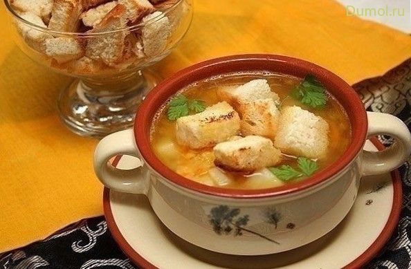 Гороховый суп с копчеными ребрышками и сельдереем