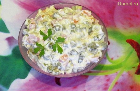Простой салат «Нежный» с шампиньонами
