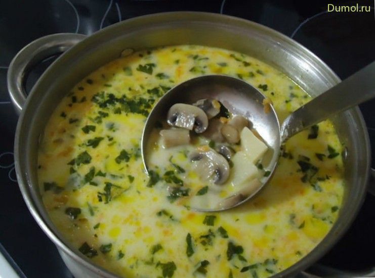 Сырный суп с грибами и копченостями