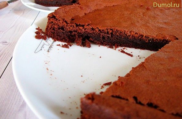 Мокрый шоколадный пирог по-домашнему