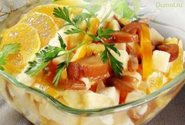 Салат с апельсинами, сыром и шампиньонами