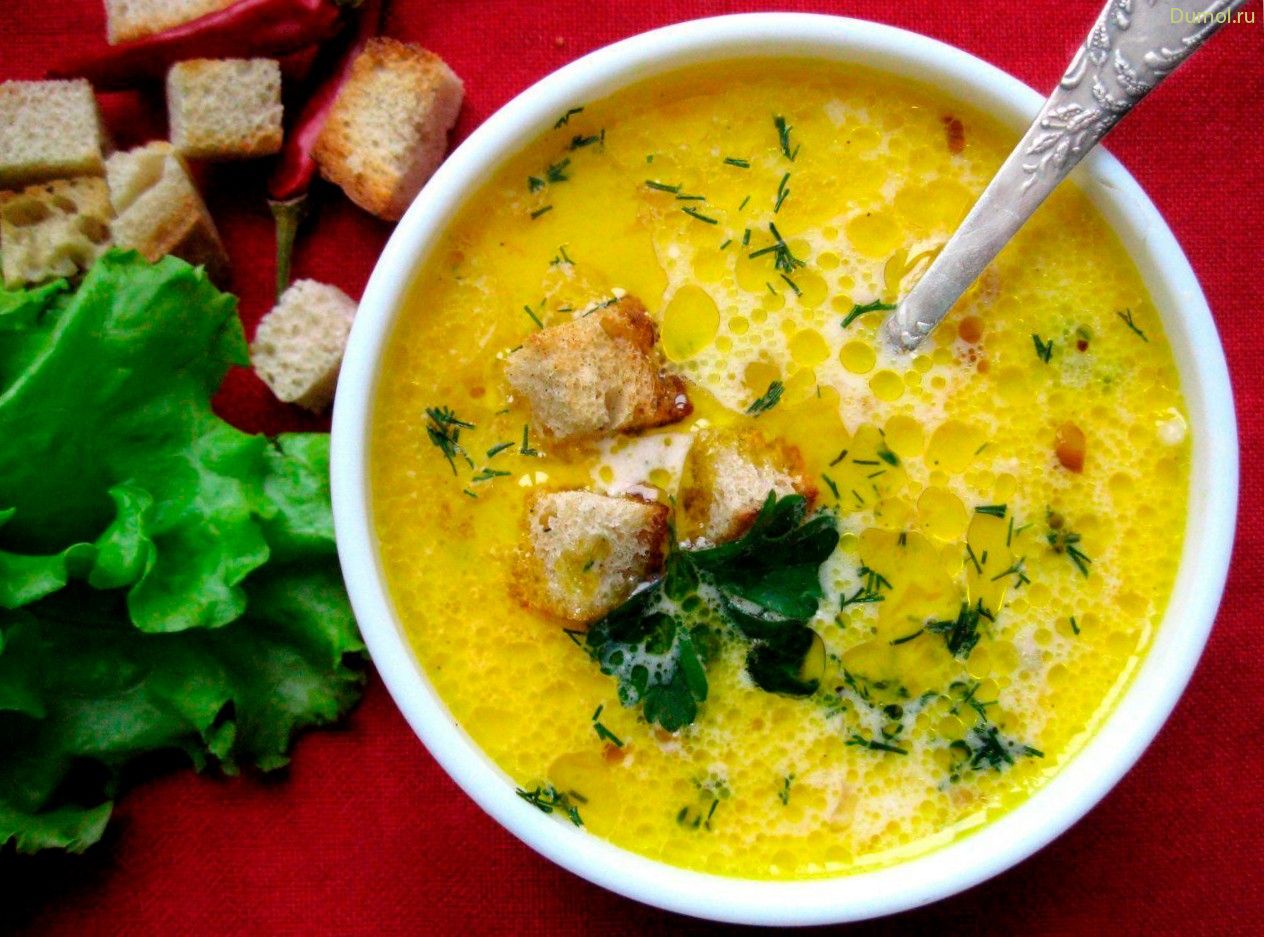 Сырный суп со сливками, ветчиной и сухариками