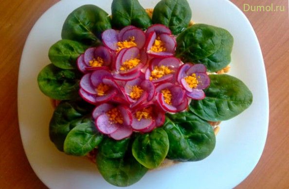 Торжественный салат «Фиалки»