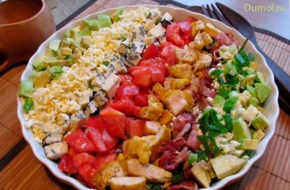 Разноцветный кобб-салат