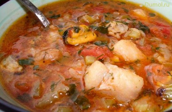 Суп «Гамбо» с креветками, крабовым мясом и беконом
