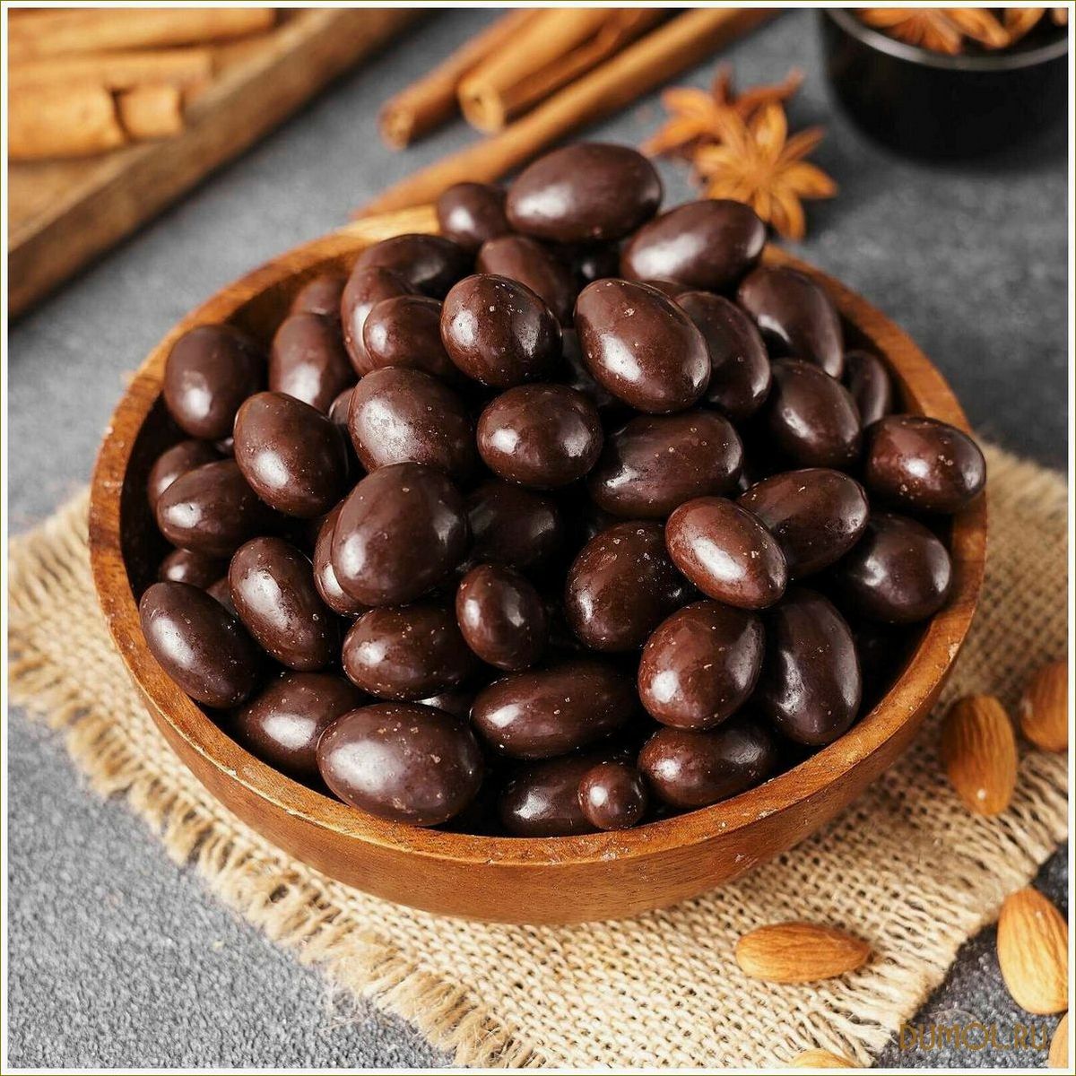 Миндаль в шоколаде: вкусный и полезный лакомство