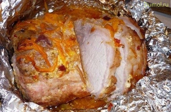 Ароматная свинина с овощами в фольге
