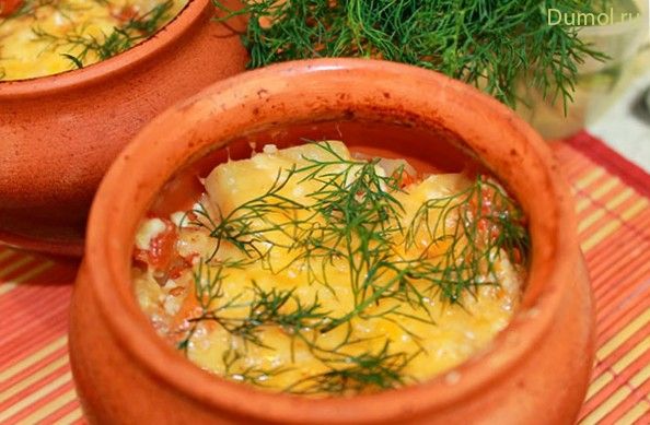 Ароматное жаркое из свинины в горшочке