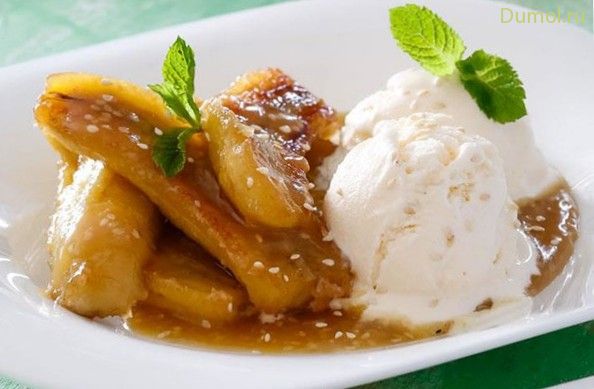 Банан в карамели на десерт