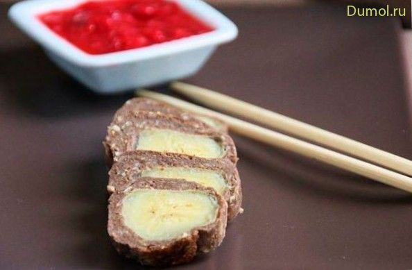 Банановые роллы в чёрном шоколаде