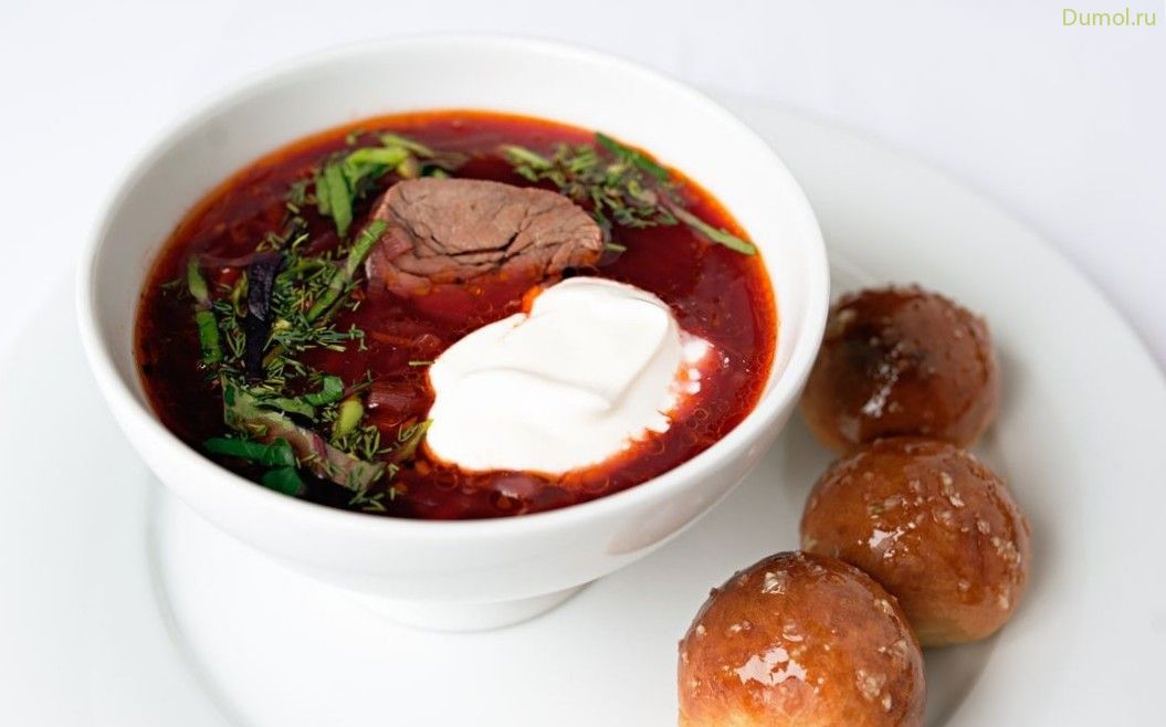 Борщ с пампушками