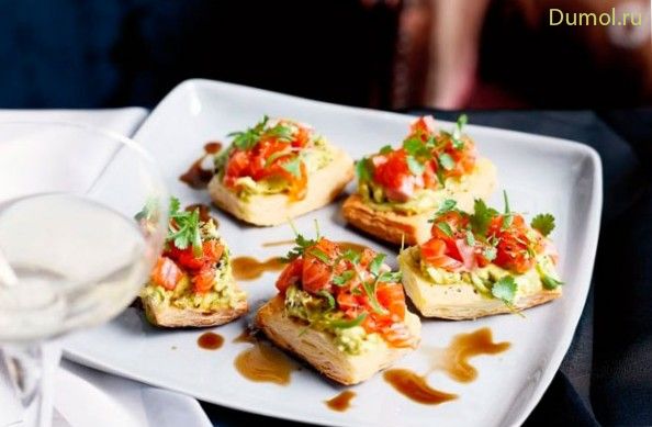 Бутерброды с сыром и вареной семгой