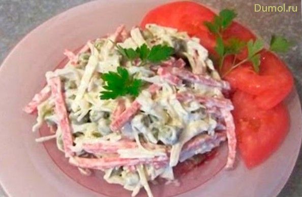 Быстрый салат из капусты и колбасы