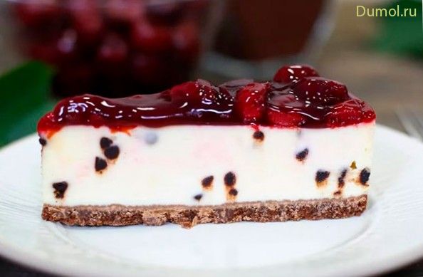 Чизкейк с шоколадом и вишней