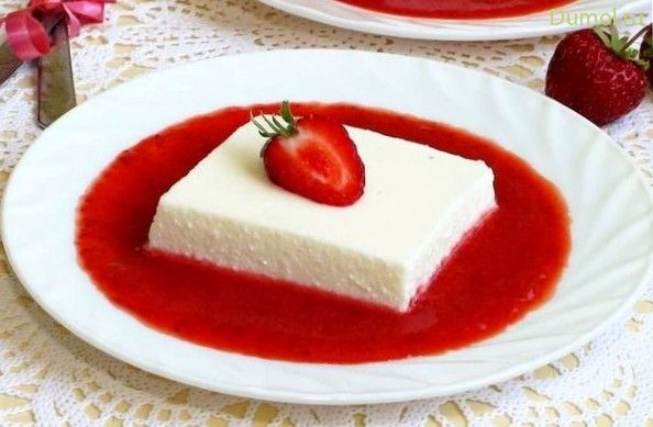 Десерт из творога с клубничным соусом (десерт, творога, клубничным, творог, пищевой) Десерт из творога с клубничным соусом