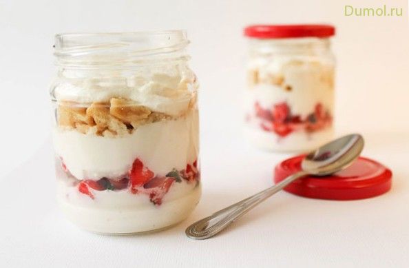 Десерт с печеньем, рикоттой и клубникой (десерт, печеньем) Десерт с печеньем, рикоттой и клубникой