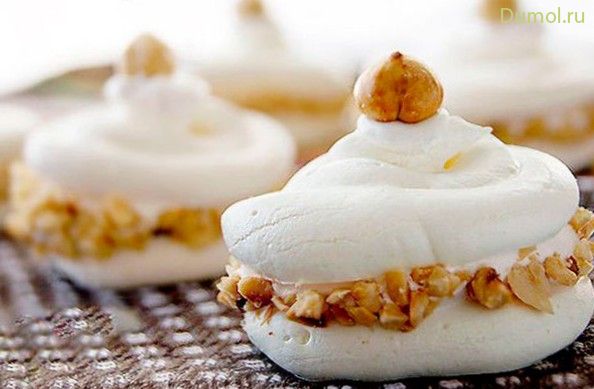 Двойное безе с кремом и фундуком (двойное, безе, вишня) Двойное безе с кремом и фундуком