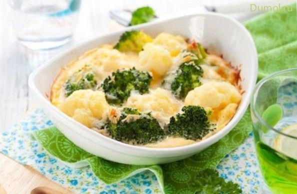 Гратен с сыром из брокколи и цветной капусты