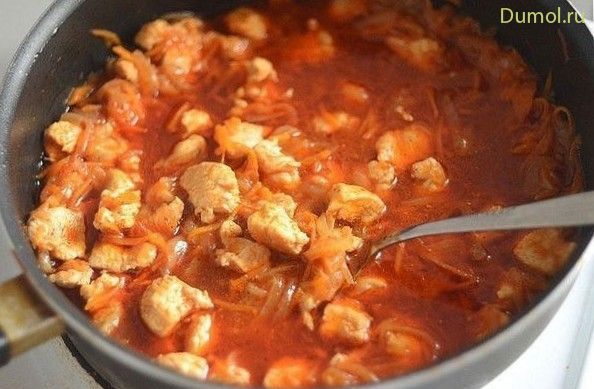 Гуляш из куриной грудки с болгарским перцем