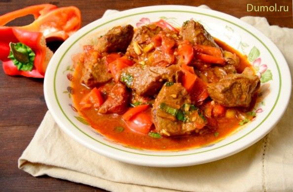 Гуляш из свинины на чёрном пиве