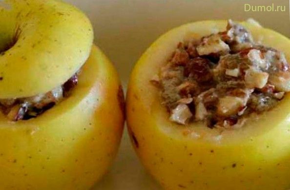 Яблоки запеченные с грецкими орехами в мультиварке