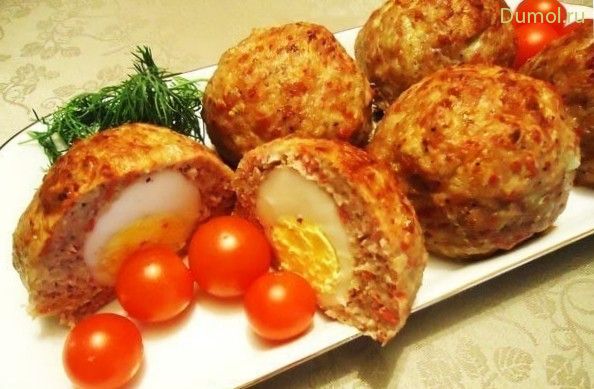 Яйца в мясном фарше с беконом