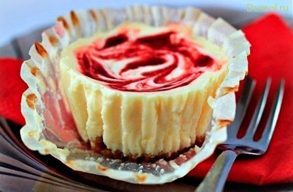 Капкейки – чизкейки с клубникой (капкейки, чизкейки) Капкейки – чизкейки с клубникой