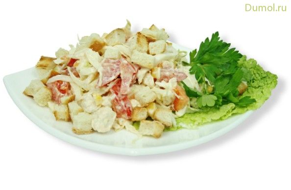 Капустный салат с ветчиной и сухариками