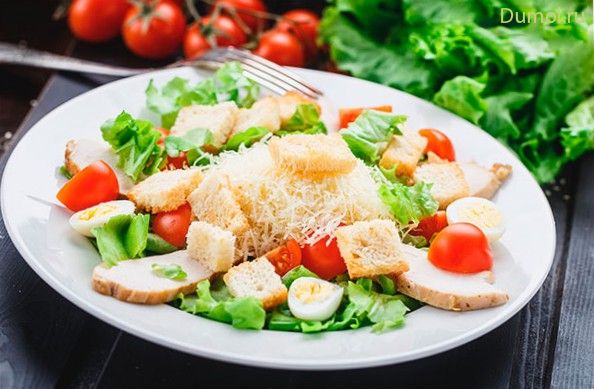 Классический салат «Цезарь» на скорую руку