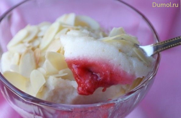 Клубнично-манный пудинг