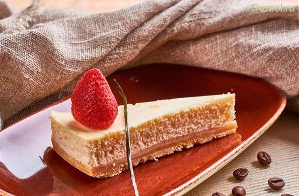 Клубничный чизкейк на песочной базе
