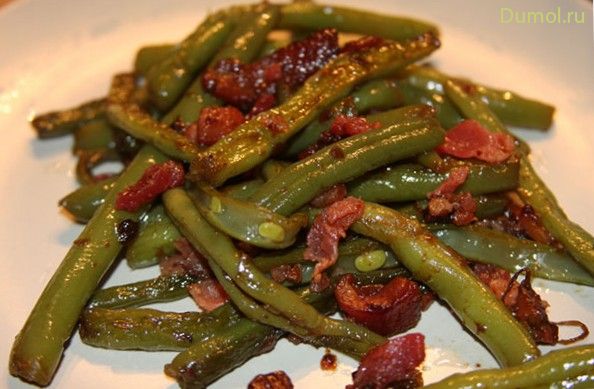 Копченая ветчина с зеленой фасолью по-американски