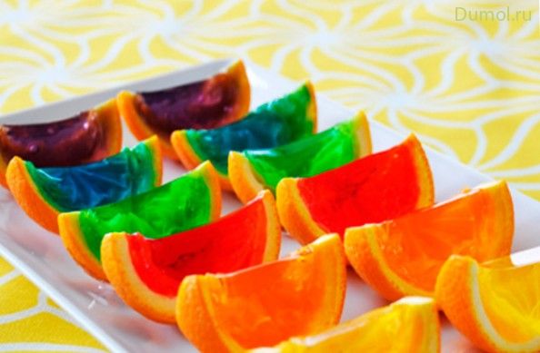 Красочное желе в апельсинах