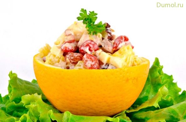 Куриный салат с вишней в апельсине