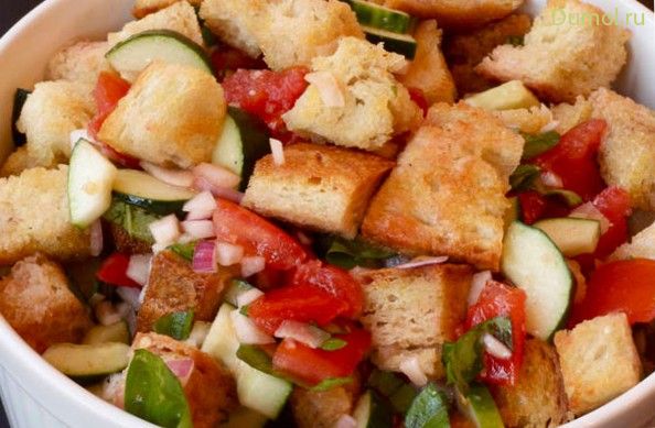 Легкий овощной салат «Панзанелла» (легкий, овощной, салат) Легкий овощной салат «Панзанелла»