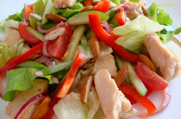 Легкий салат из курицы с оливковым маслом