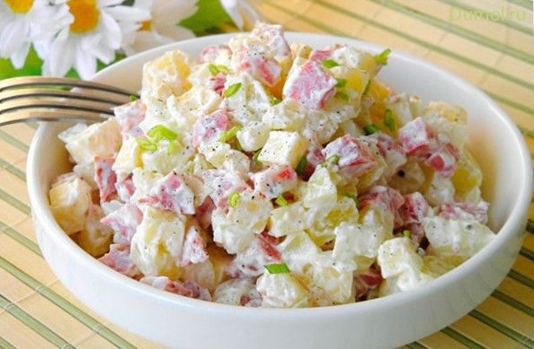 Простой картофельный салат с сыром