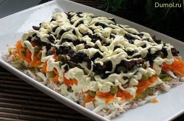 Простой салат с куриным филе и черносливом (несложный, салат, куриным) Простой салат с куриным филе и черносливом
