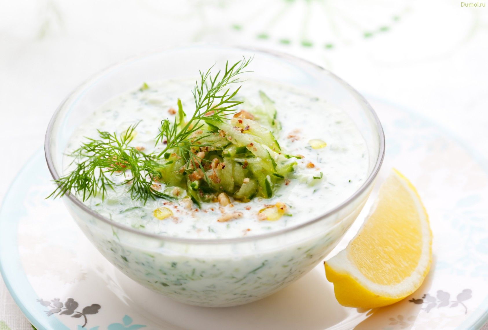 Окрошка на сметане с грецкими орехами