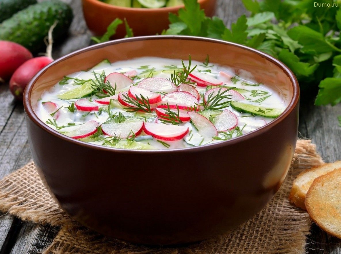 Окрошка с редисом и свежей зеленью (окрошка, редисом, свежей) Окрошка с редисом и свежей зеленью