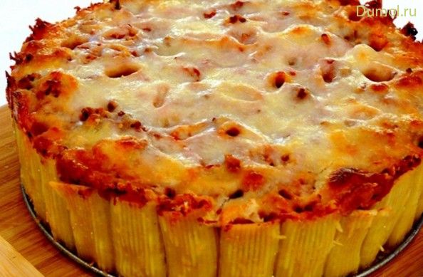 Паста-пирог с мясным фаршем и сыром