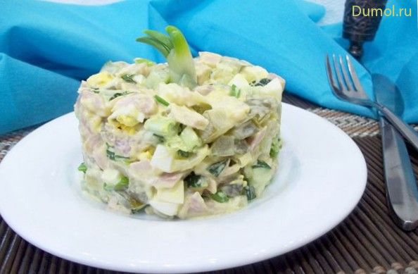 Пикантный салат «Изюминка» с ананасом и грибами