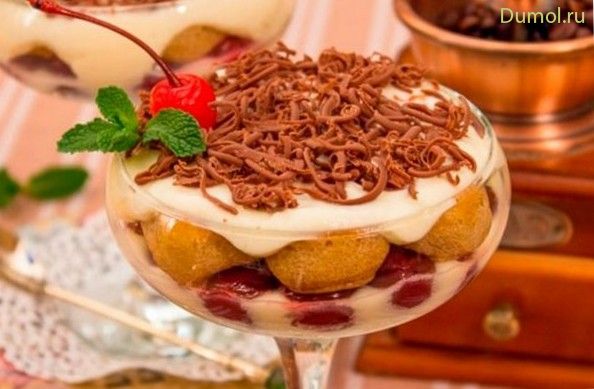 Порционное тирамису с шоколадом и вишней