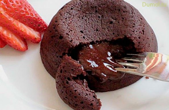 Португальские тёплые пирожные с горьким шоколадом