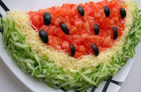 Салат «Арбуз» с курицей и помидорами (салат, арбуз) Салат «Арбуз» с курицей и помидорами