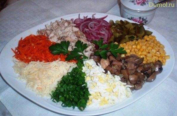 Салат «Ералаш» с куриной грудкой