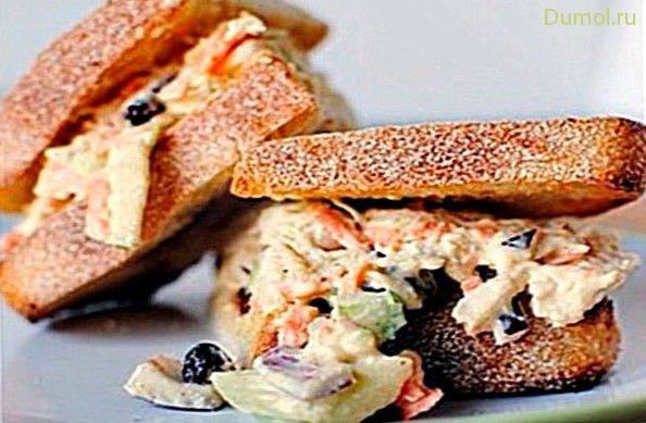 Салат из курицы по-американски с карри и клюквой