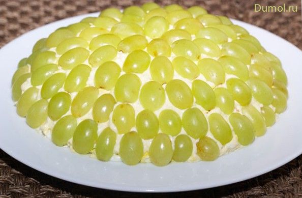 Салат из курицы с виноградом