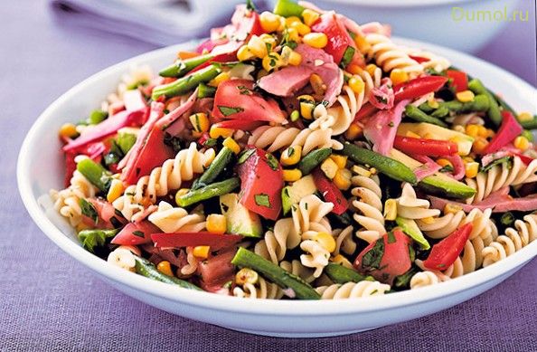 Салат из макарон с овощами